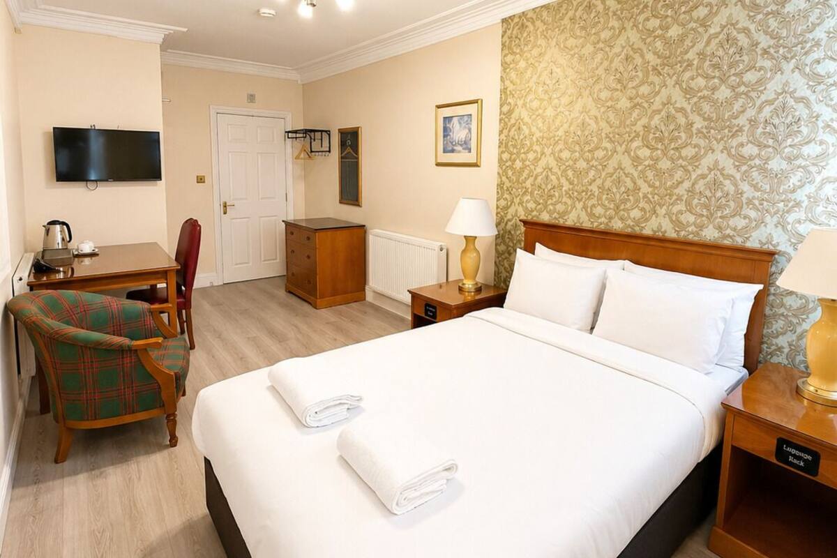 Comfort Double Room | Iron/ironing board (on request), free WiFi