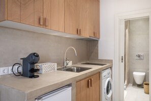 Coffee/tea maker, fridge, stovetop, electric kettle - Holiday Home 'Mykonos Serenity 1' with Shared Pool, Wi-Fi and Air Conditioning (Mykonos)