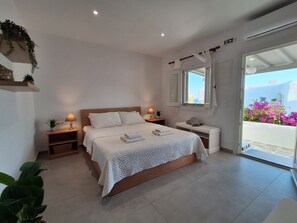 WiFi, bed sheets - Holiday Home 'Mykonos Serenity 1' with Shared Pool, Wi-Fi and Air Conditioning (Mykonos)