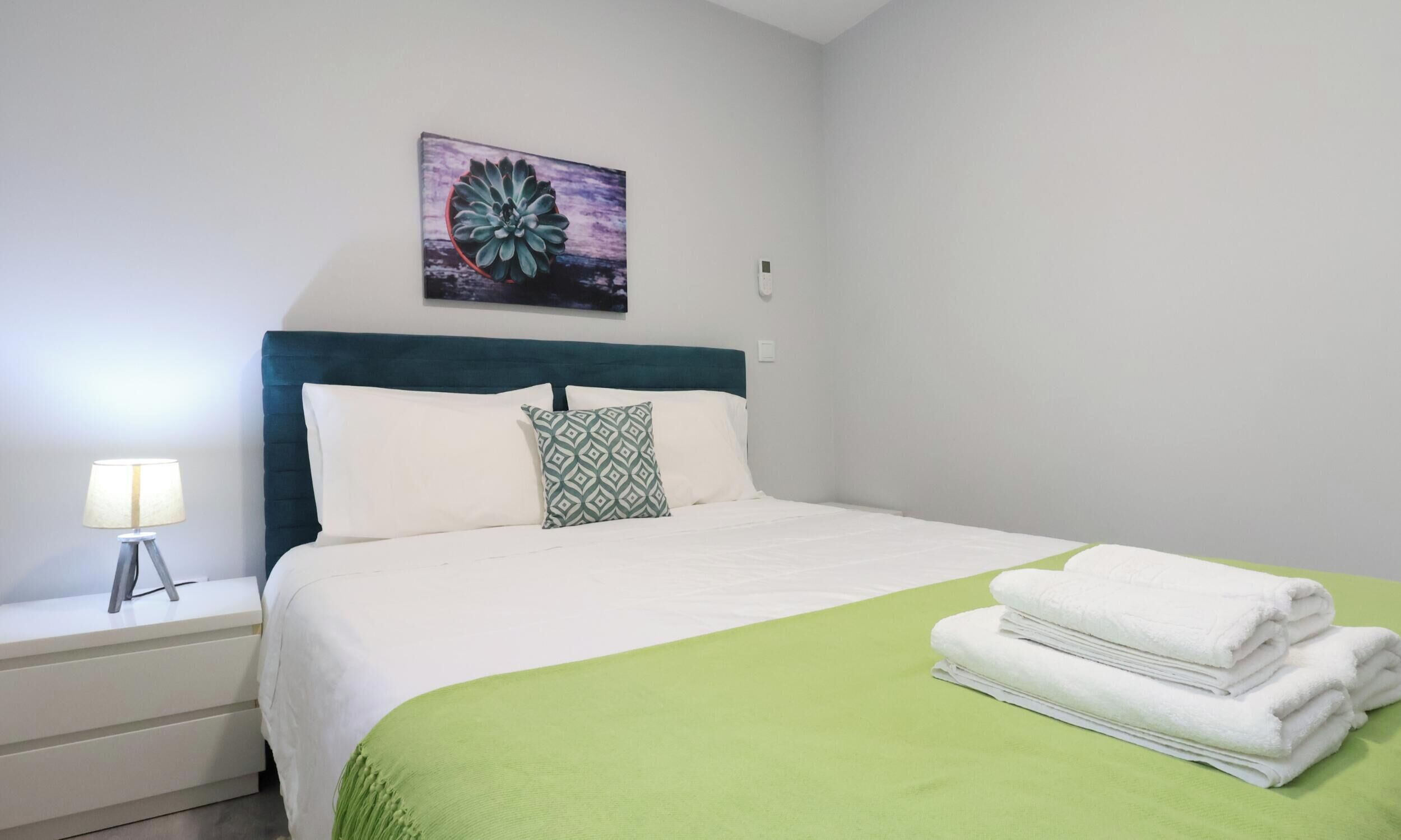 5 habitaciones, acceso a internet y ropa de cama 