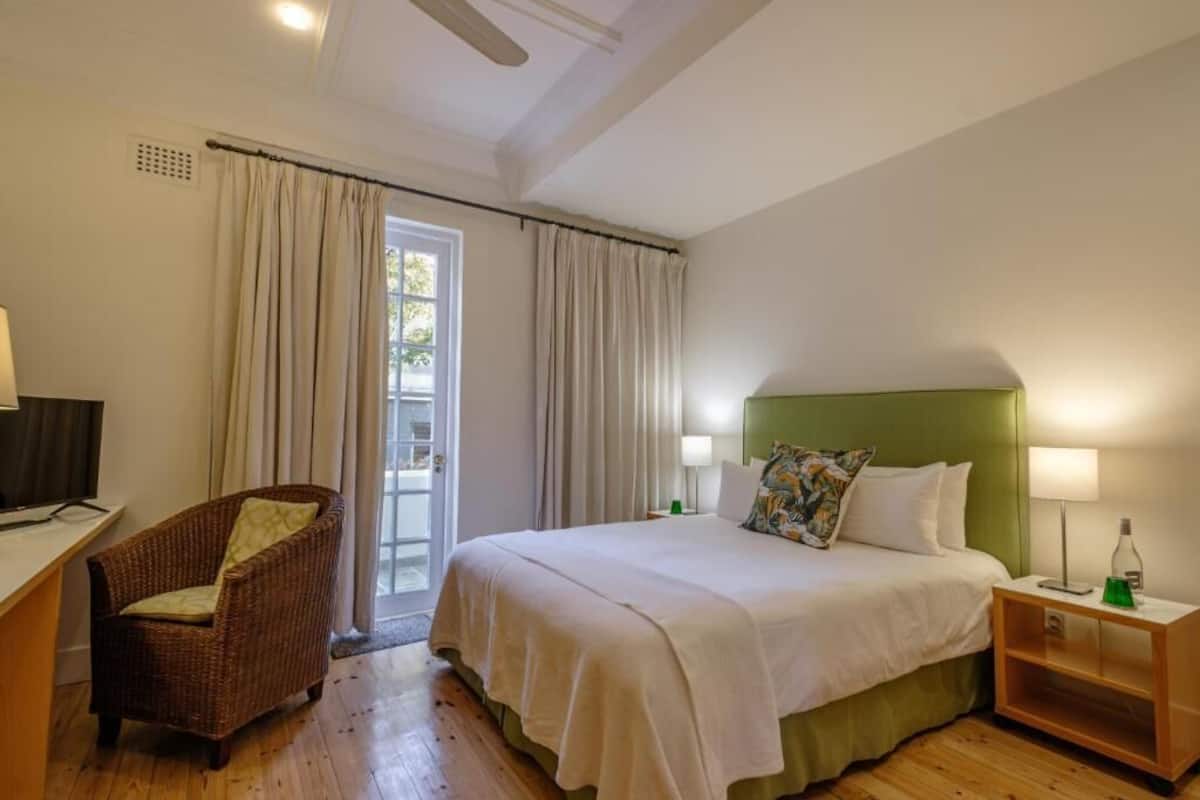 In-room safe, iron/ironing board, free WiFi