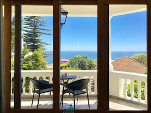 Comfort Double or Twin Room, Sea View | Outdoor dining - The Walden Suites (Cape Town)