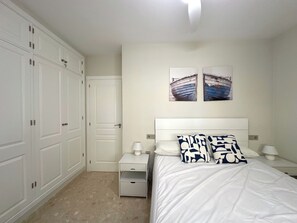 Room - Vrbo Property (Torrenueva)