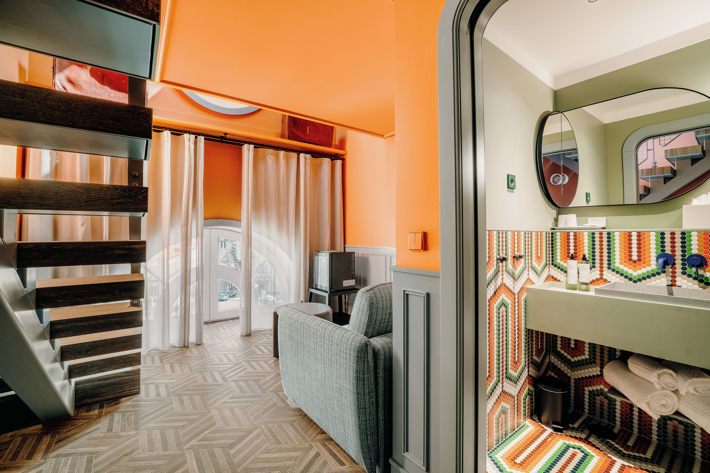 Suite, City View | In-room safe, desk, laptop workspace, blackout drapes