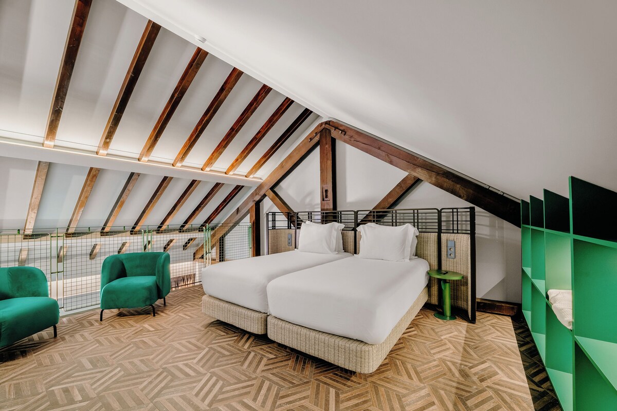 Duplex, City View