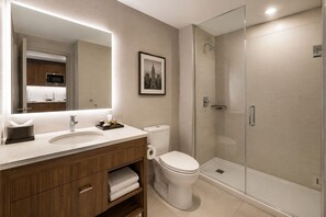 Bathroom - Bright 2BR City Suite Close to Transit & Top Sights (Toronto)