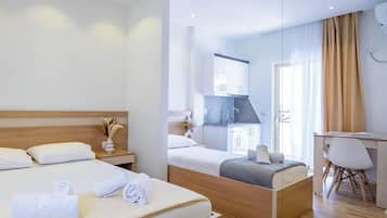 Studio, balkon | Setrika/meja setrika dan Wi-Fi gratis