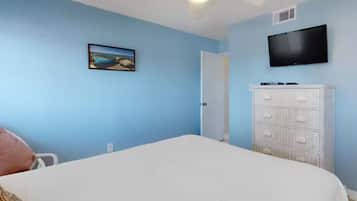 Signature appartement, 1 slaapkamer, uitzicht op de baai, aan het strand | Een strijkplank/strijkijzer, gratis wifi, individueel gedecoreerd