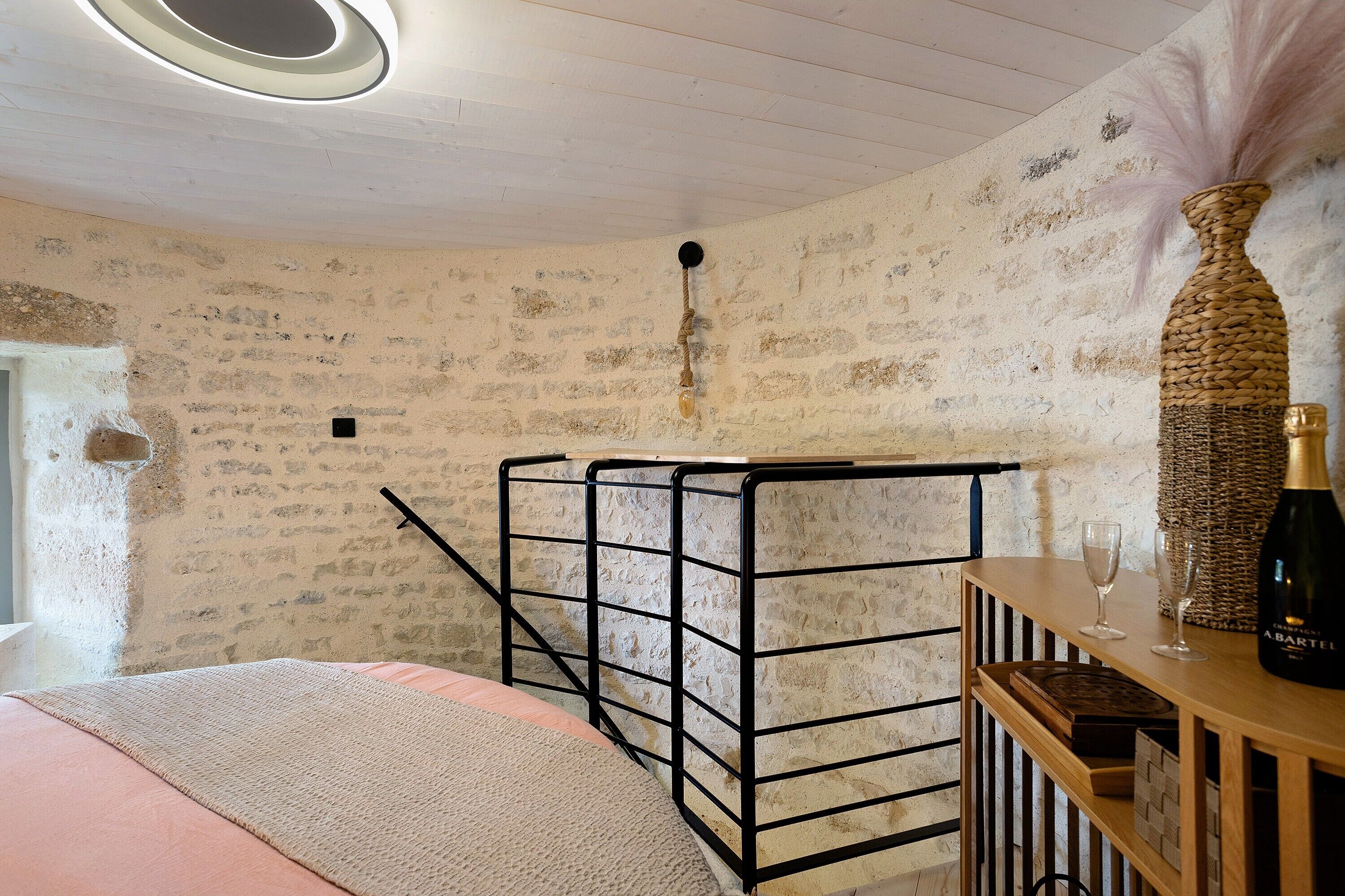 1 chambre, fer et planche à repasser, Wi-Fi, draps fournis