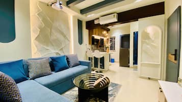 Luxury Apartment, Balcony, City View | Living area