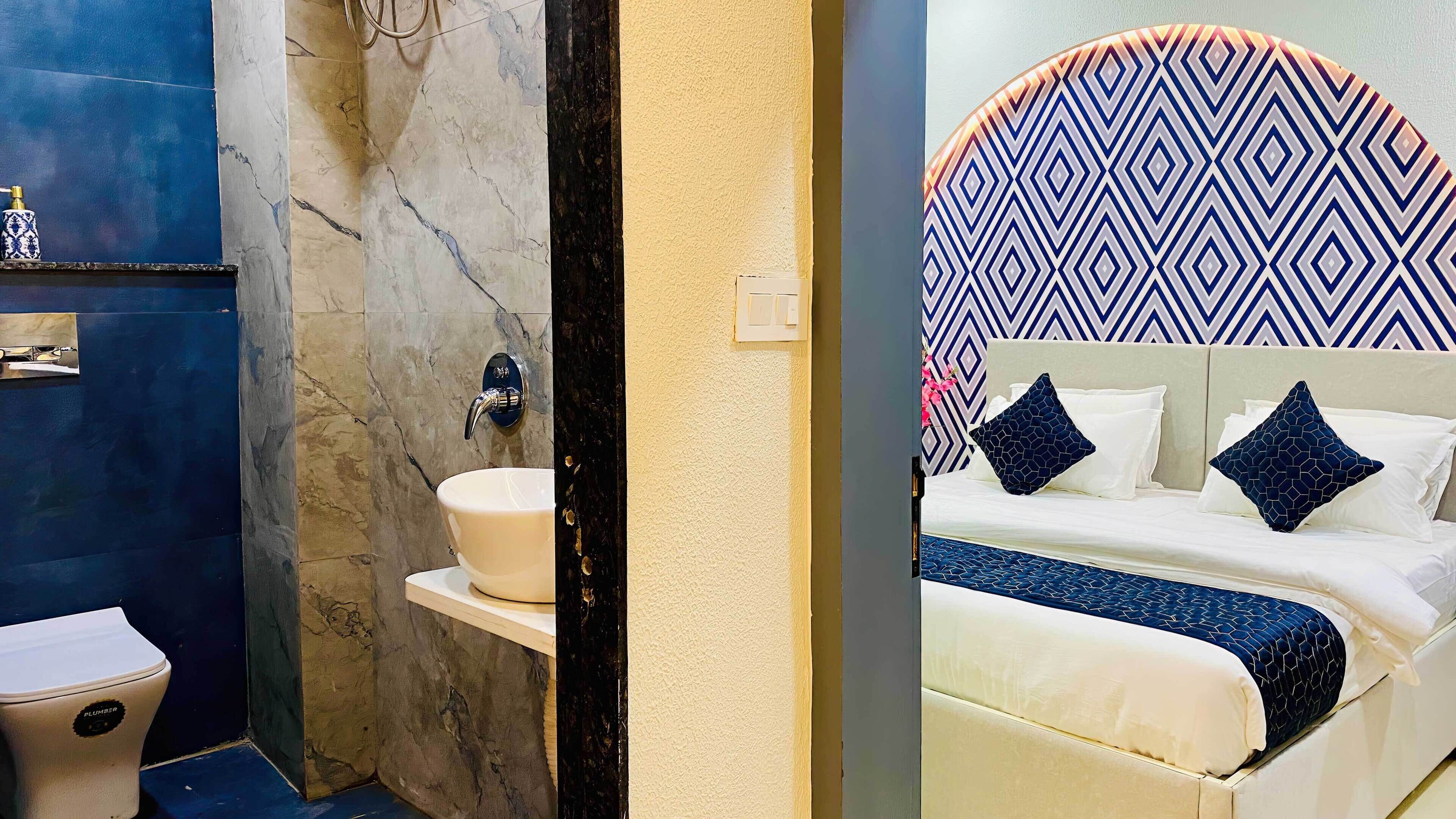 Luxury Apartment, Balcony, City View | Bathroom | Free toiletries, hair dryer, slippers, soap