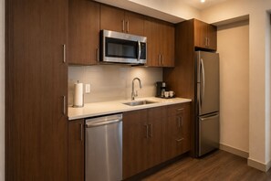 Private kitchen - Spacious Studio Downtown Stay Near Entertainment District (Toronto)