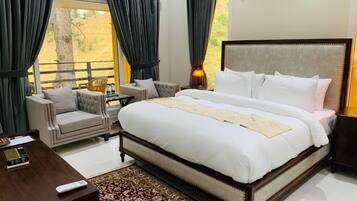 Presidential Suite, Balcony, Mountain View | Soundproofing, iron/ironing board, WiFi (free)