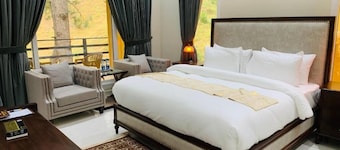 Hidden Hills Hotel & Resort