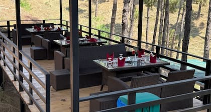 Hidden Hills Hotel & Resort