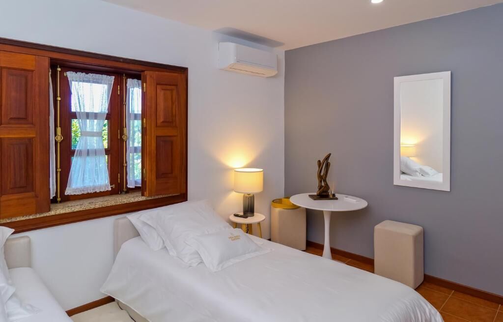 Double Room | Iron/ironing board, free WiFi