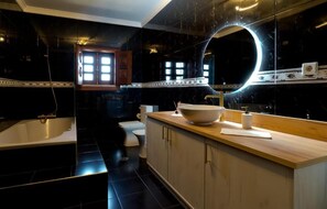 Double or Twin Room | Bathroom - villa maria caetana (Frazão)