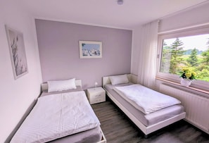 3 habitaciones, tabla de planchar con plancha y wifi gratis