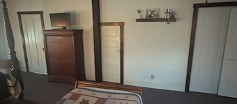 Historic Farmhouse on 7 acres