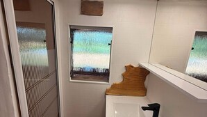 Bathroom - For additional rooms, please contact us before booking (Challain-la-Potherie)