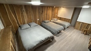 2 bedrooms, internet, bed sheets