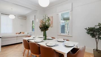 Luxury House, 3 Bedrooms, Balcony | Dining