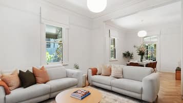 Luxury House, 3 Bedrooms, Balcony | Living area