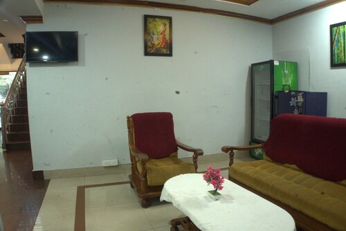 Hotel MAJESTIC INN PALAYAM