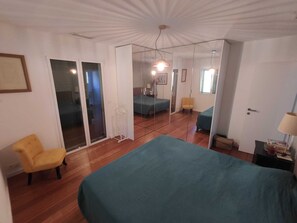Room - Enjoyable 3-bedroom house with AC and swimming pool in charming Nice (Nice)