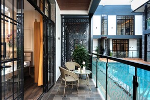 Kamar Deluks | Balkon