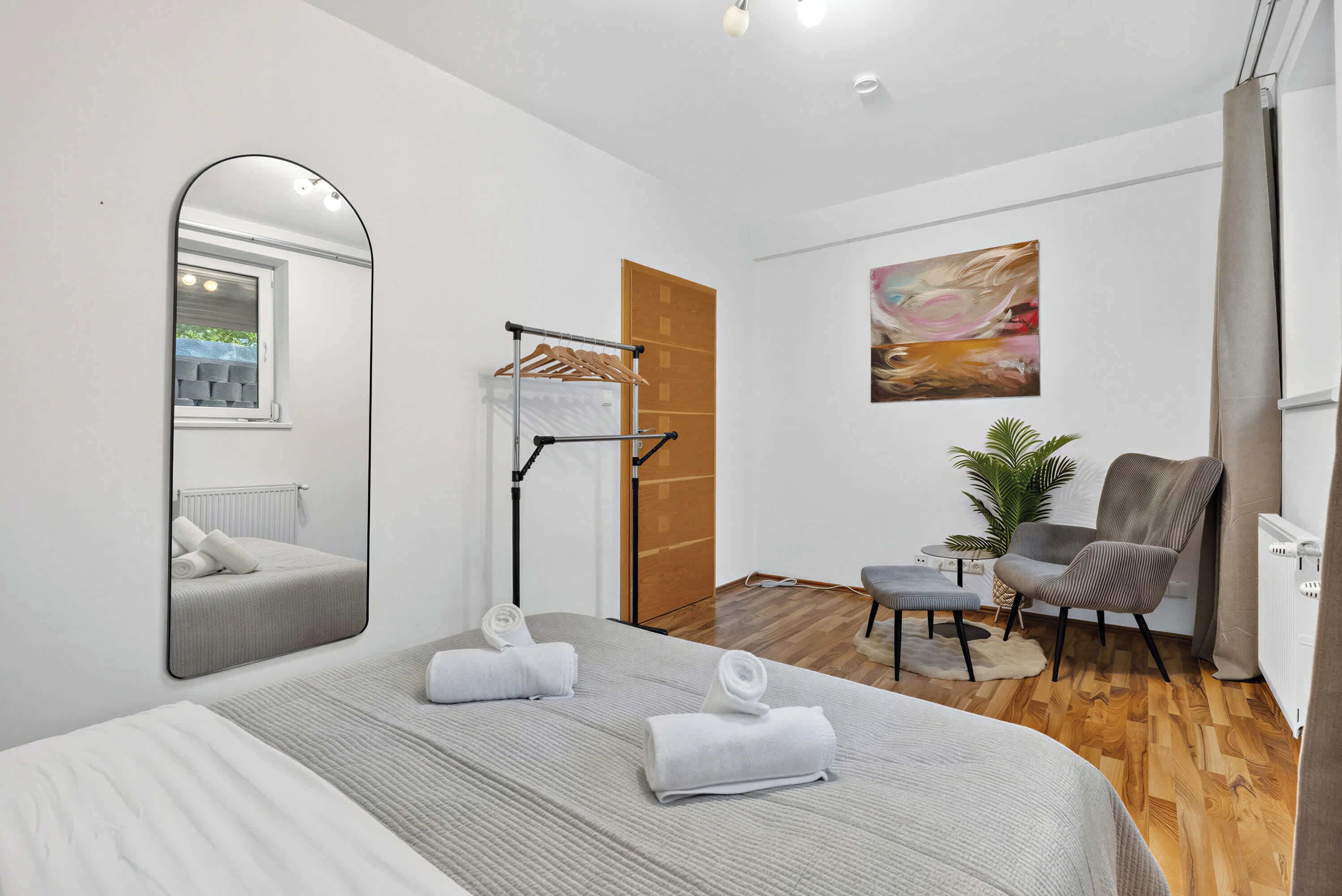 Iron/ironing board, WiFi, bed sheets