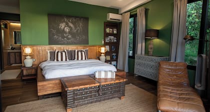 Boutique 3-Bed Luxury Villa, Private Driver & Infinity Pool