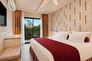 Double Room, Pool View | In-room safe, desk, blackout curtains, iron/ironing board (on request) - Aura By Aubamar (Playa de Palma)