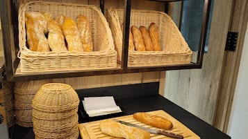 Daily buffet breakfast for a fee