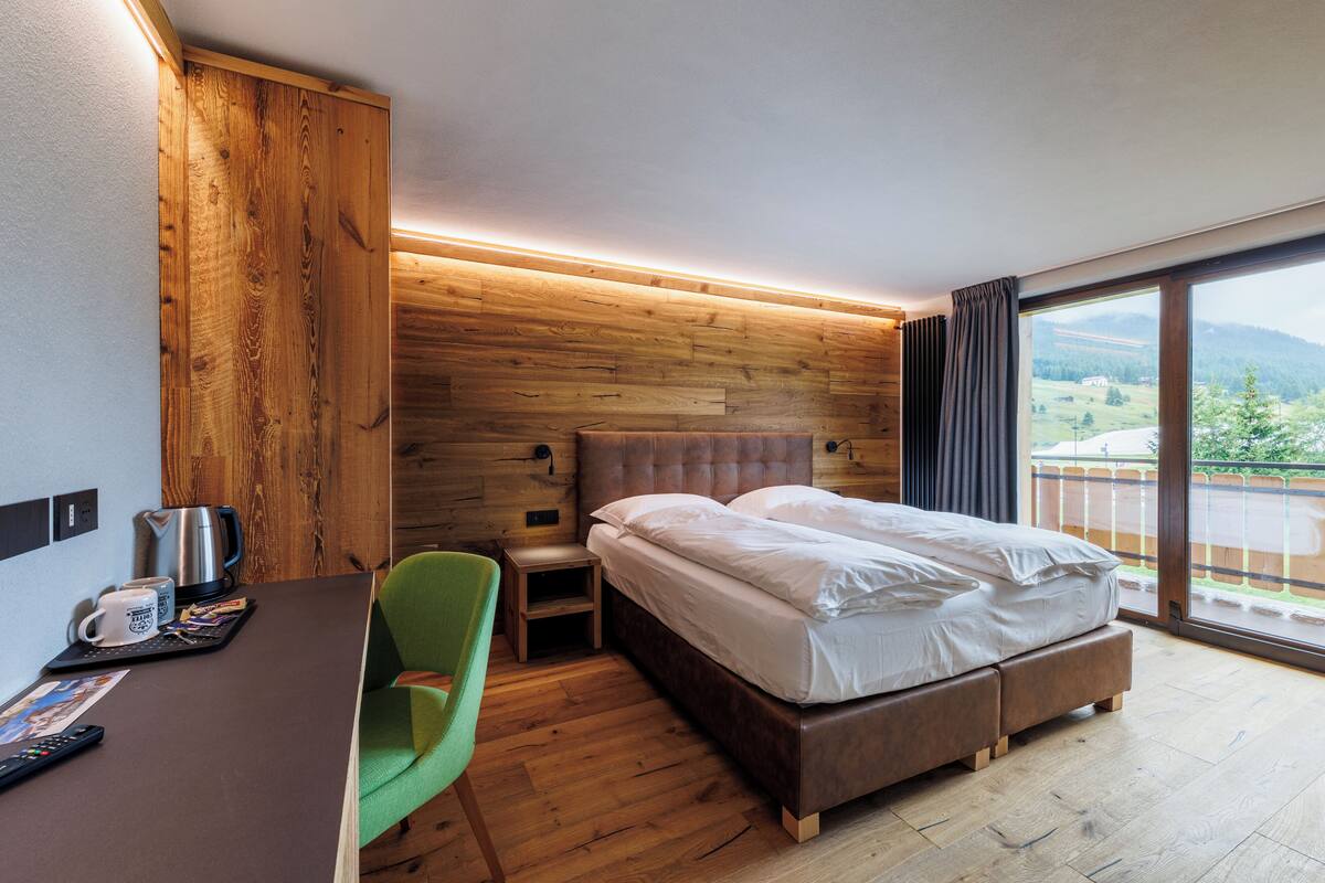 Classic Double Room, Balcony, Mountain View