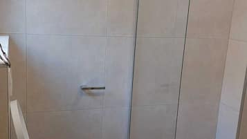 Comfort Double Room, Garden View | Bathroom | Hair dryer, slippers, towels