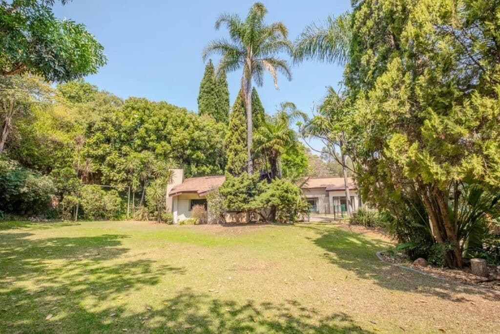 Comfort Double Room, Pool View | Property grounds