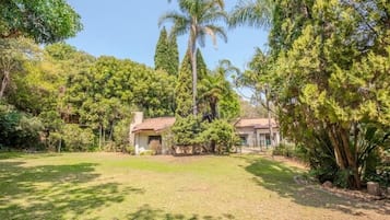 Comfort Double Room, Pool View | Property grounds