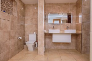 Bathroom - 3 Bedroom Villa with Air Conditioning, Parking and Pool (Tías)