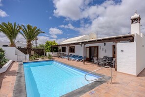 Pool - 3 Bedroom Villa with Air Conditioning, Parking and Pool (Tías)
