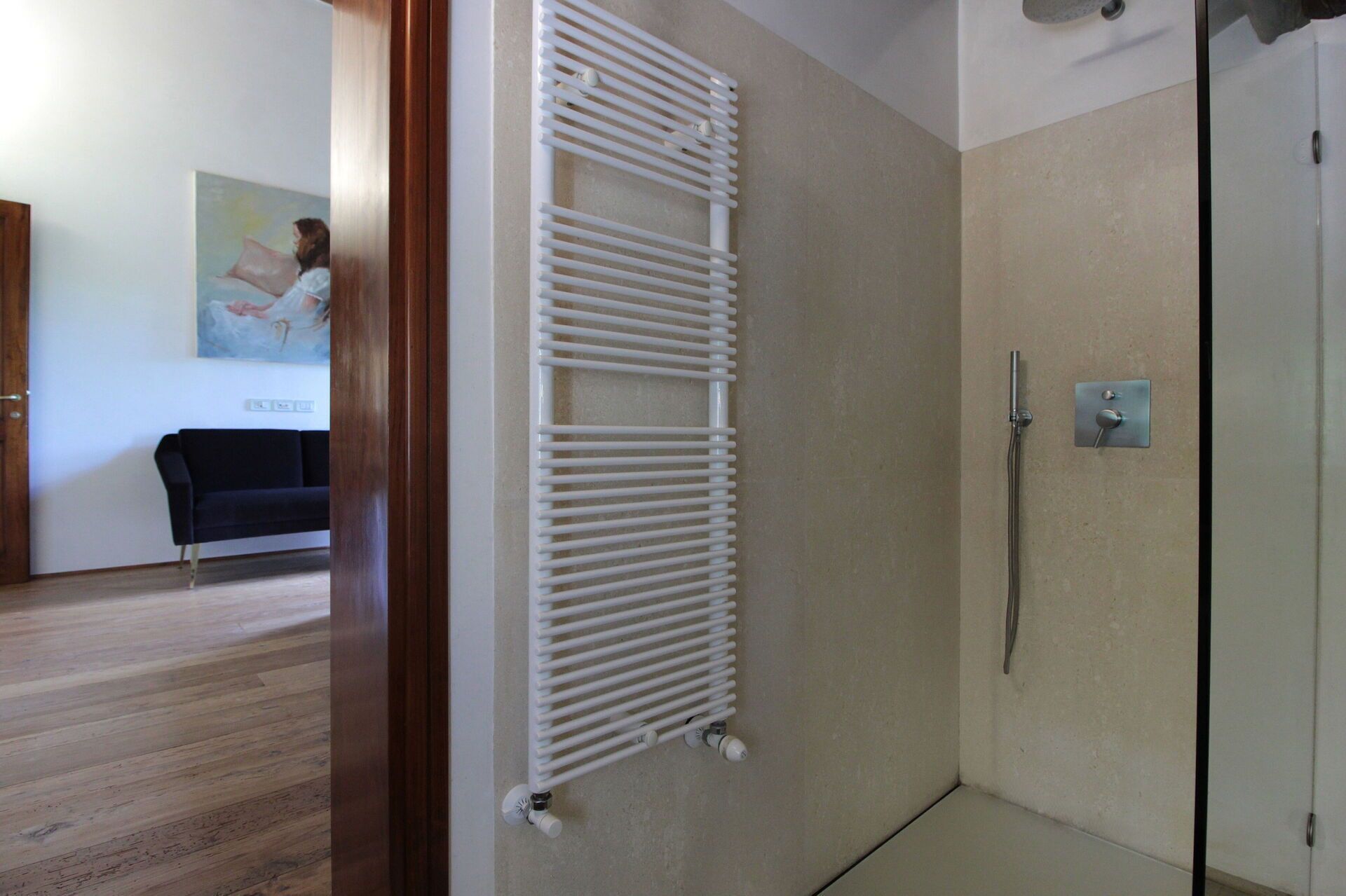 Douche, sèche-cheveux, bidet