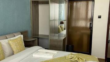 Deluxe Single Room | Free WiFi, individually decorated, individually furnished, bed sheets