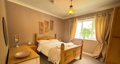 Lavender Cottage - Sleeps 12+ Hot Tub, Games Room, Pet Friendly