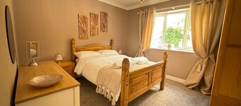 Lavender Cottage - Sleeps 12+ Hot Tub, Games Room, Pet Friendly