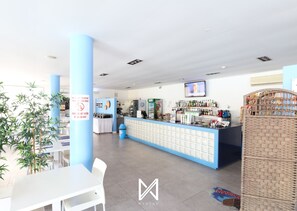 Dining - Vrbo Property (Alvor)