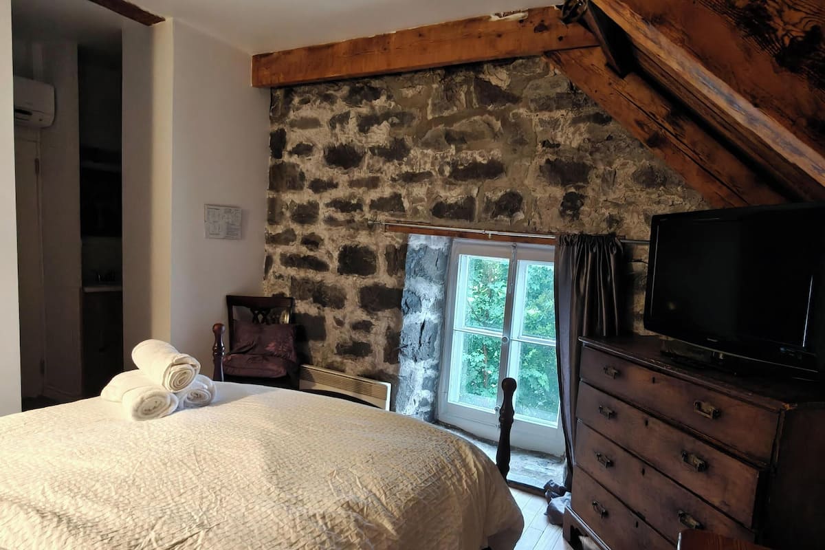 Quarto conforto | Cortinas blackout, Wi-Fi de cortesia