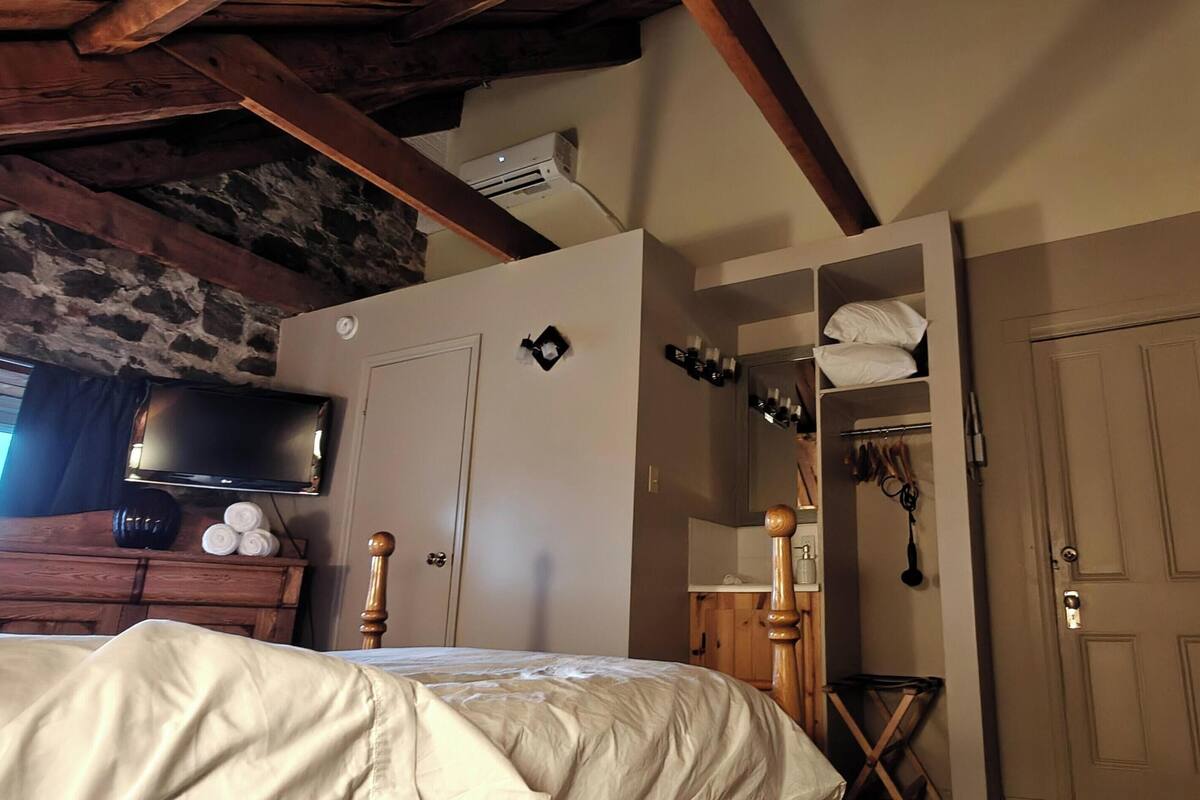 Quarto família | Cortinas blackout, Wi-Fi de cortesia