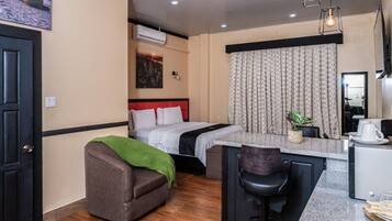 Desk, iron/ironing board, WiFi, bed sheets