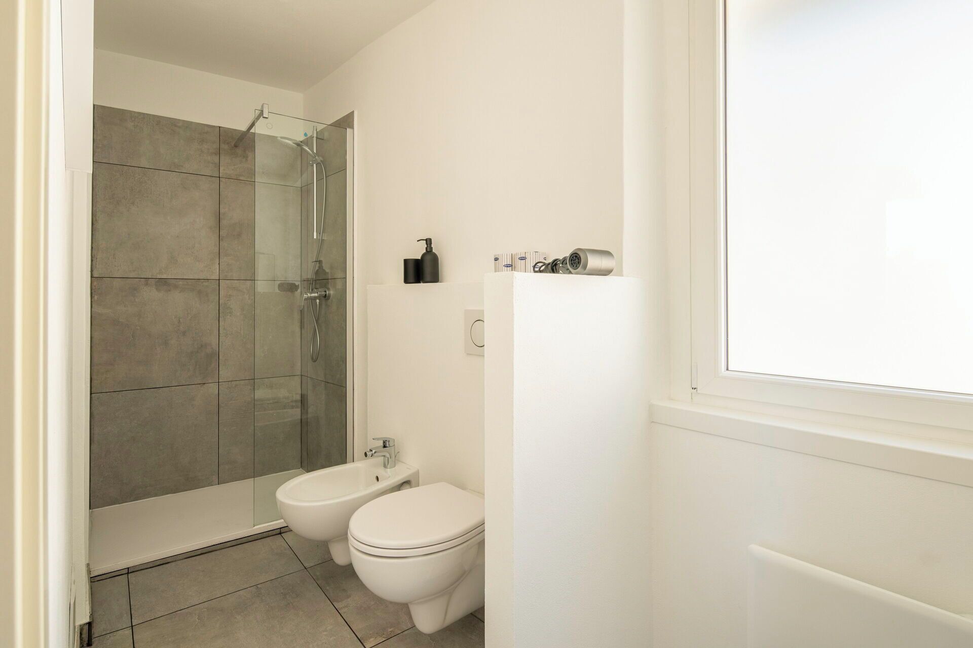 Doccia, asciugacapelli, bidet