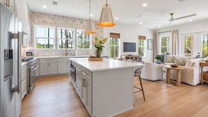 Coffee/tea maker, fridge, microwave, oven - NEW! 30A Home! Dock, Golf Cart, Putting Green, Community Pool & 4 Bikes (Santa Rosa Beach)